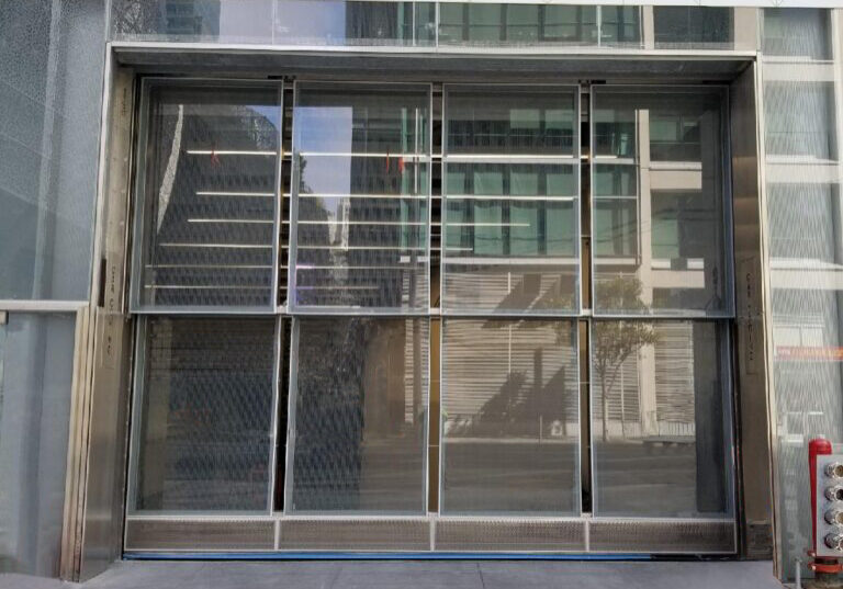 Vertical Lift Glass 2-Leaf Door, parking garage